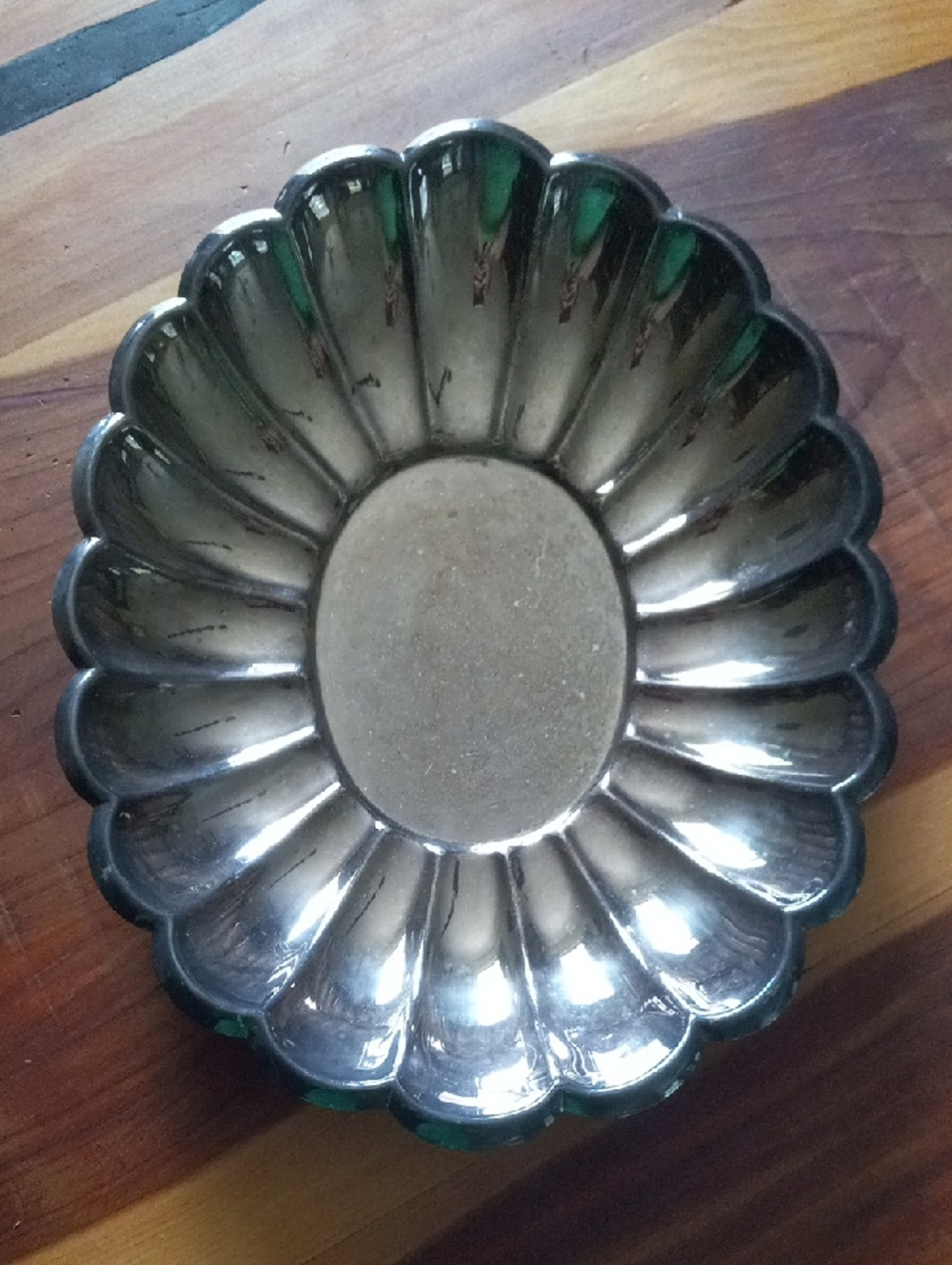 Sheffield Silver Co. Silver-plated Scallop Edge Decorative Dish